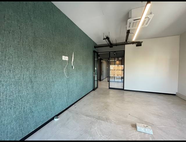 285M² OFFICE TO LET IN BRYANSTON